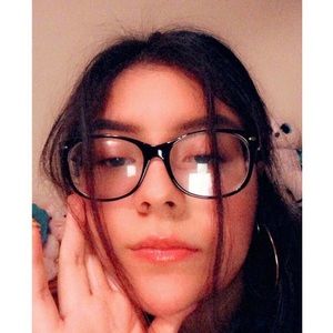 Meet your Posher, Zury